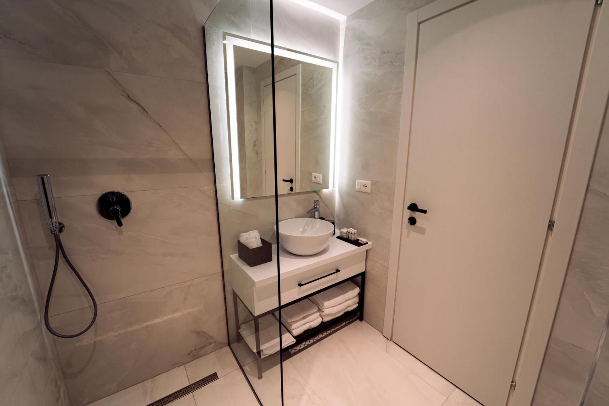 Hotel Vila 19 Dhërmi 外观 照片
