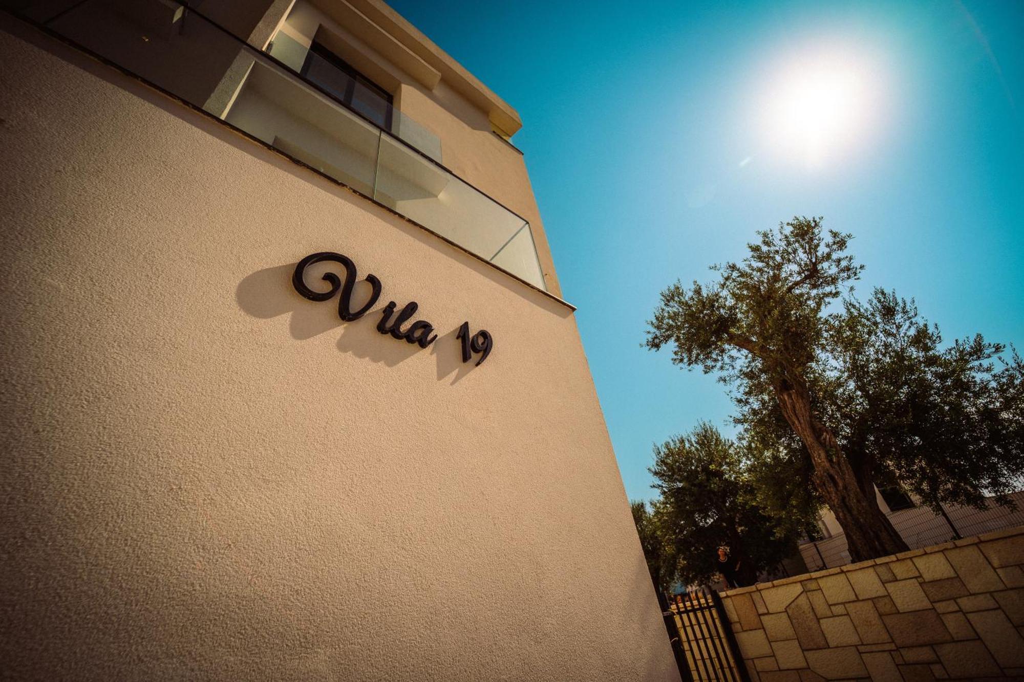 Hotel Vila 19 Dhërmi 外观 照片