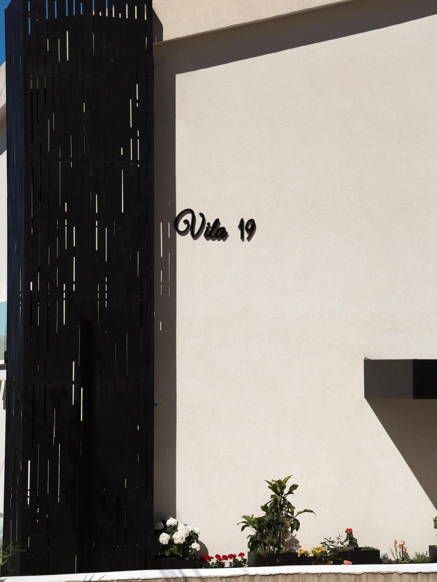Hotel Vila 19 Dhërmi 外观 照片